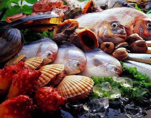 城阳海鲜爆料事件最新,揭露海鲜市场潜规则，消费者权益再引关注